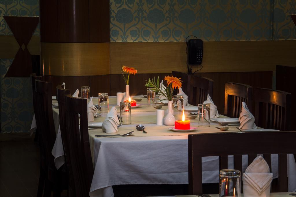 Hotel The Presidency Bhubaneswar Zewnętrze zdjęcie