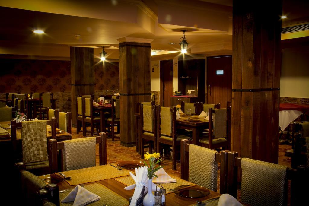 Hotel The Presidency Bhubaneswar Zewnętrze zdjęcie