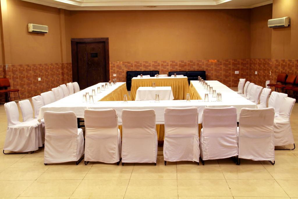 Hotel The Presidency Bhubaneswar Zewnętrze zdjęcie