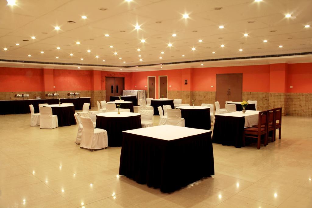 Hotel The Presidency Bhubaneswar Zewnętrze zdjęcie