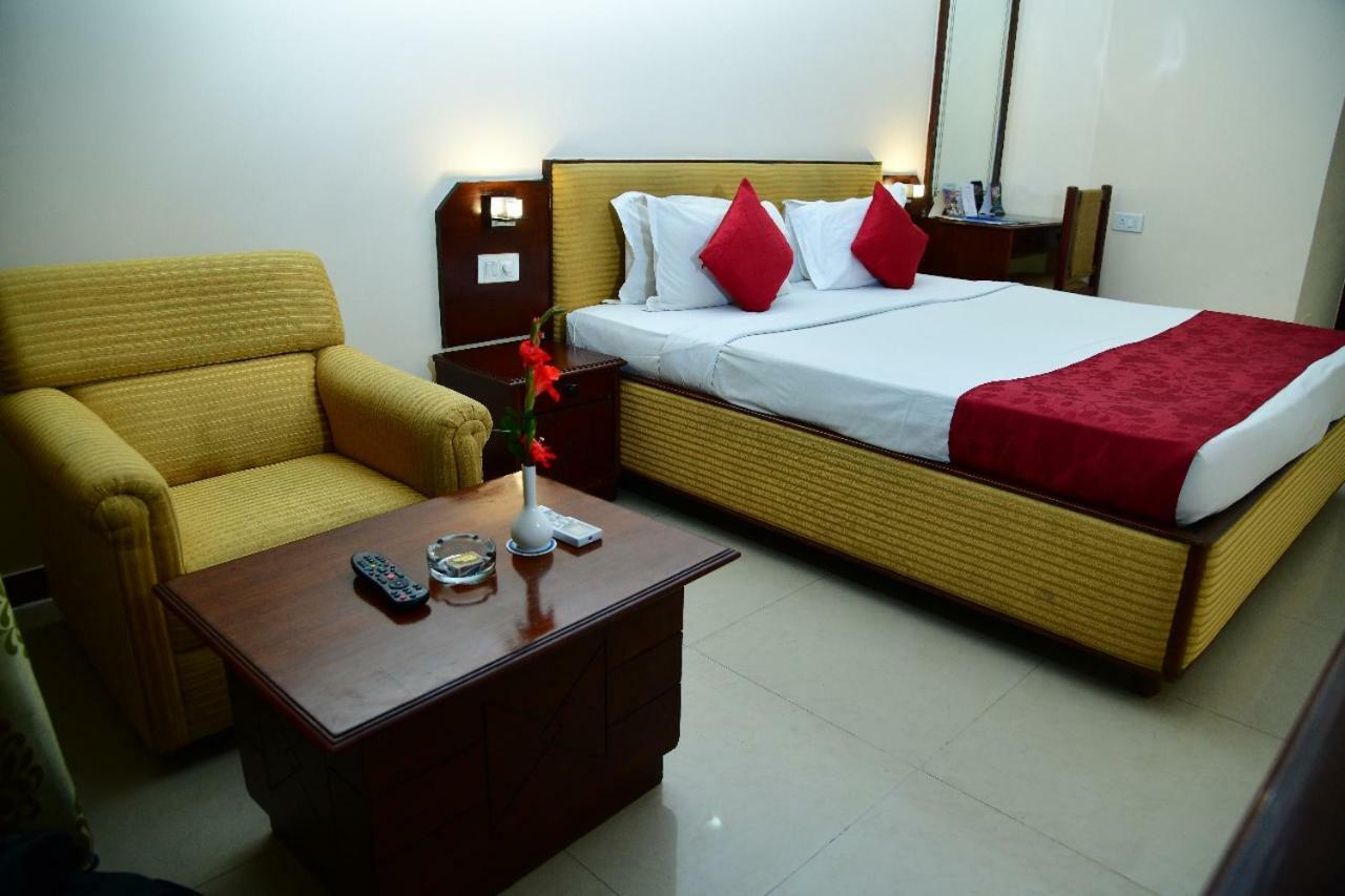 Hotel The Presidency Bhubaneswar Zewnętrze zdjęcie