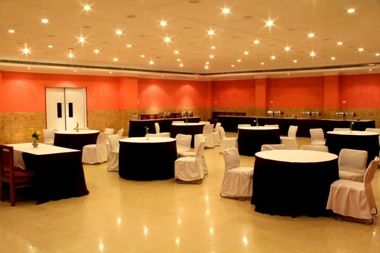 Hotel The Presidency Bhubaneswar Zewnętrze zdjęcie